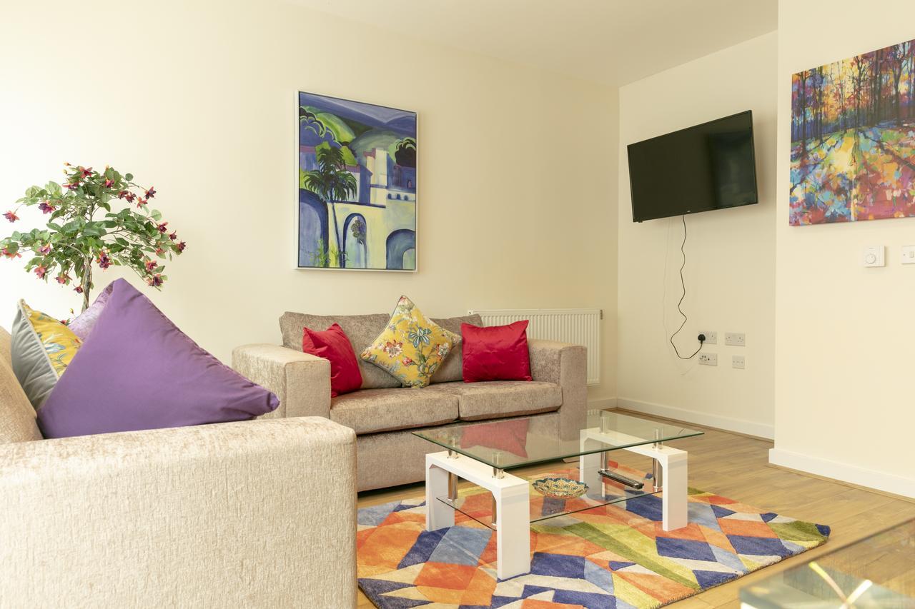 Modern & Exquisite Trumpington Townhouse With Parking & 5 Mins To Papworth Hospital Cambridge  Ngoại thất bức ảnh