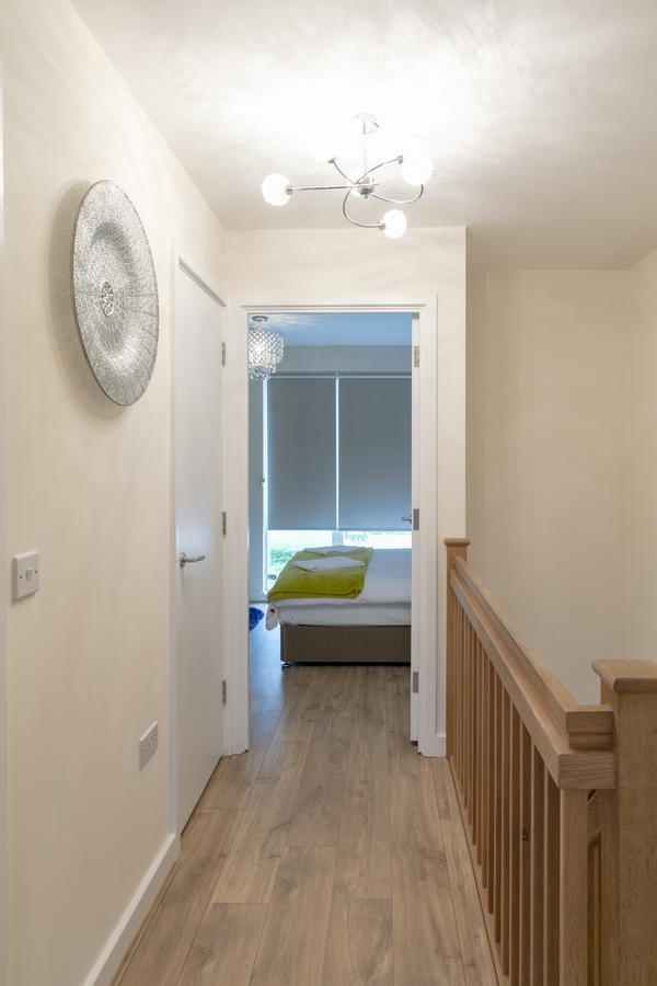 Modern & Exquisite Trumpington Townhouse With Parking & 5 Mins To Papworth Hospital Cambridge  Ngoại thất bức ảnh