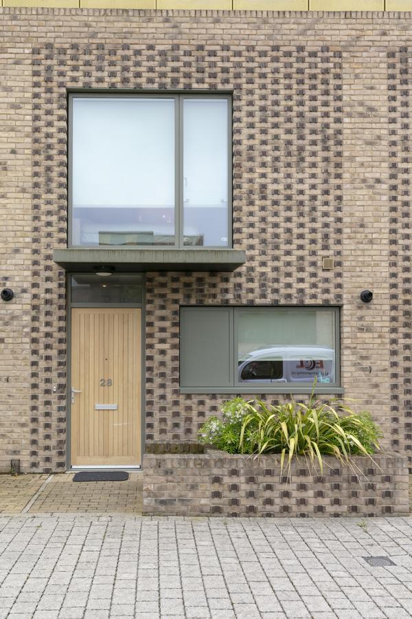 Modern & Exquisite Trumpington Townhouse With Parking & 5 Mins To Papworth Hospital Cambridge  Ngoại thất bức ảnh