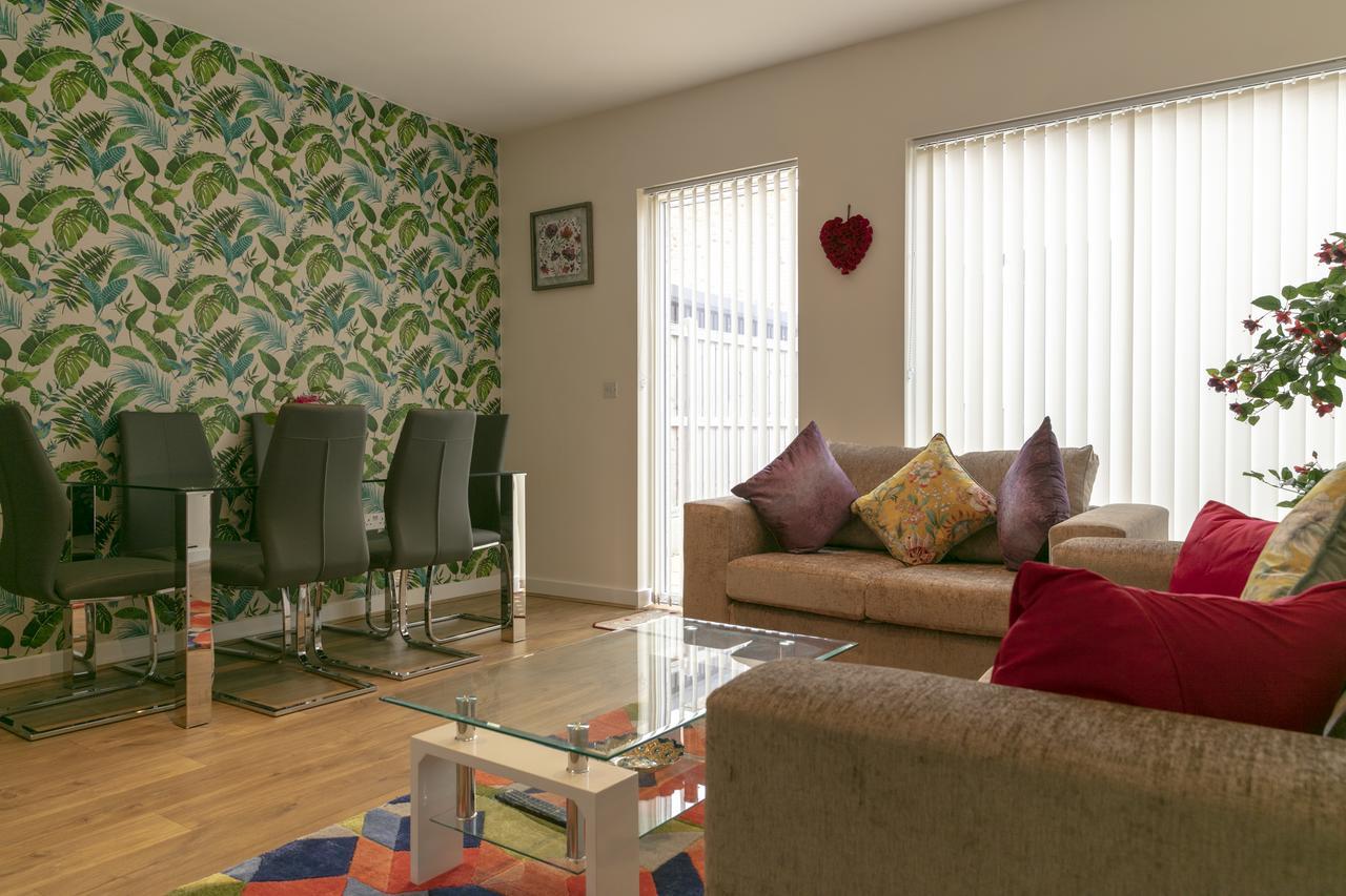 Modern & Exquisite Trumpington Townhouse With Parking & 5 Mins To Papworth Hospital Cambridge  Ngoại thất bức ảnh