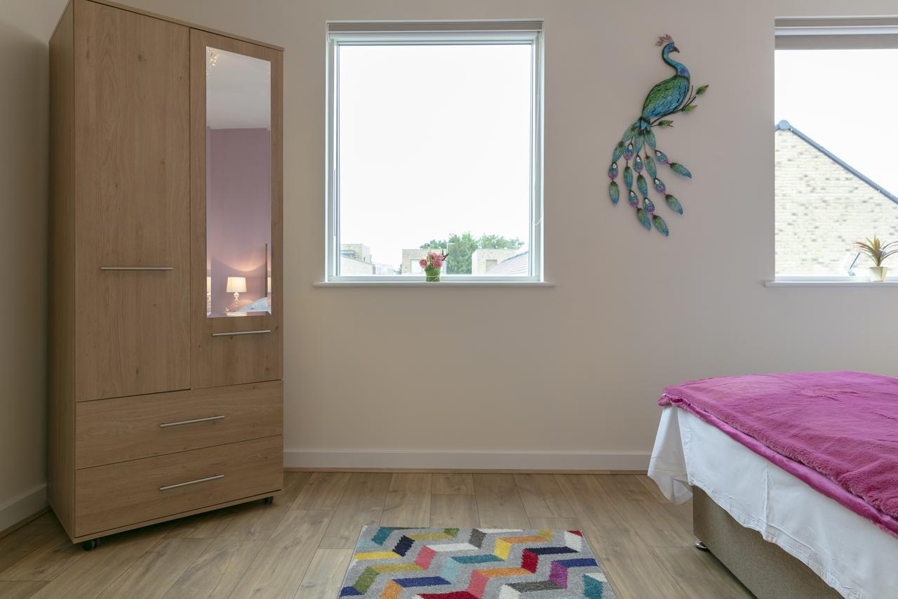 Modern & Exquisite Trumpington Townhouse With Parking & 5 Mins To Papworth Hospital Cambridge  Ngoại thất bức ảnh
