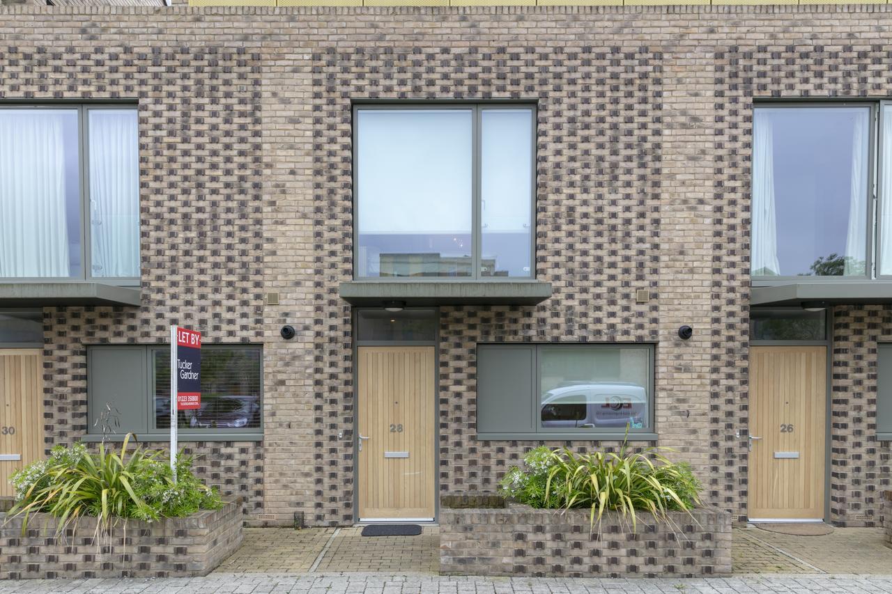 Modern & Exquisite Trumpington Townhouse With Parking & 5 Mins To Papworth Hospital Cambridge  Ngoại thất bức ảnh