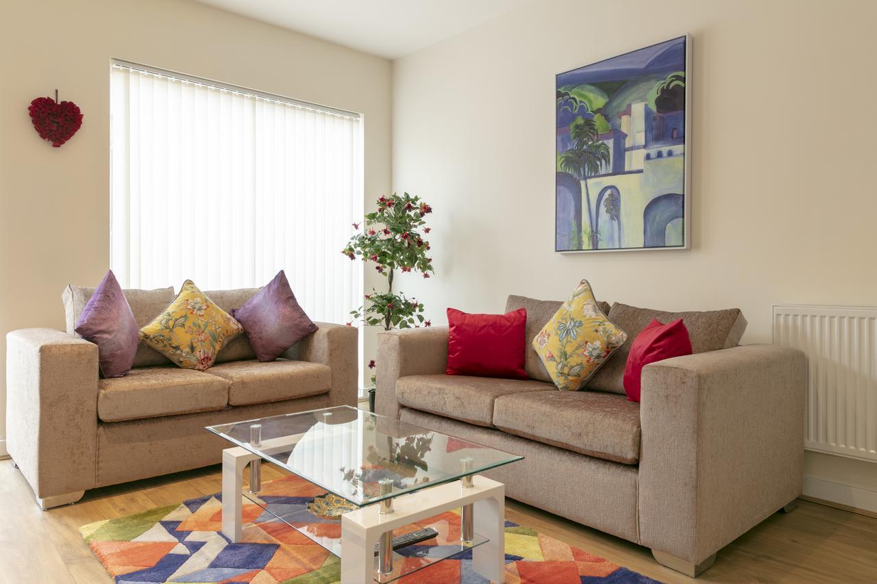 Modern & Exquisite Trumpington Townhouse With Parking & 5 Mins To Papworth Hospital Cambridge  Ngoại thất bức ảnh